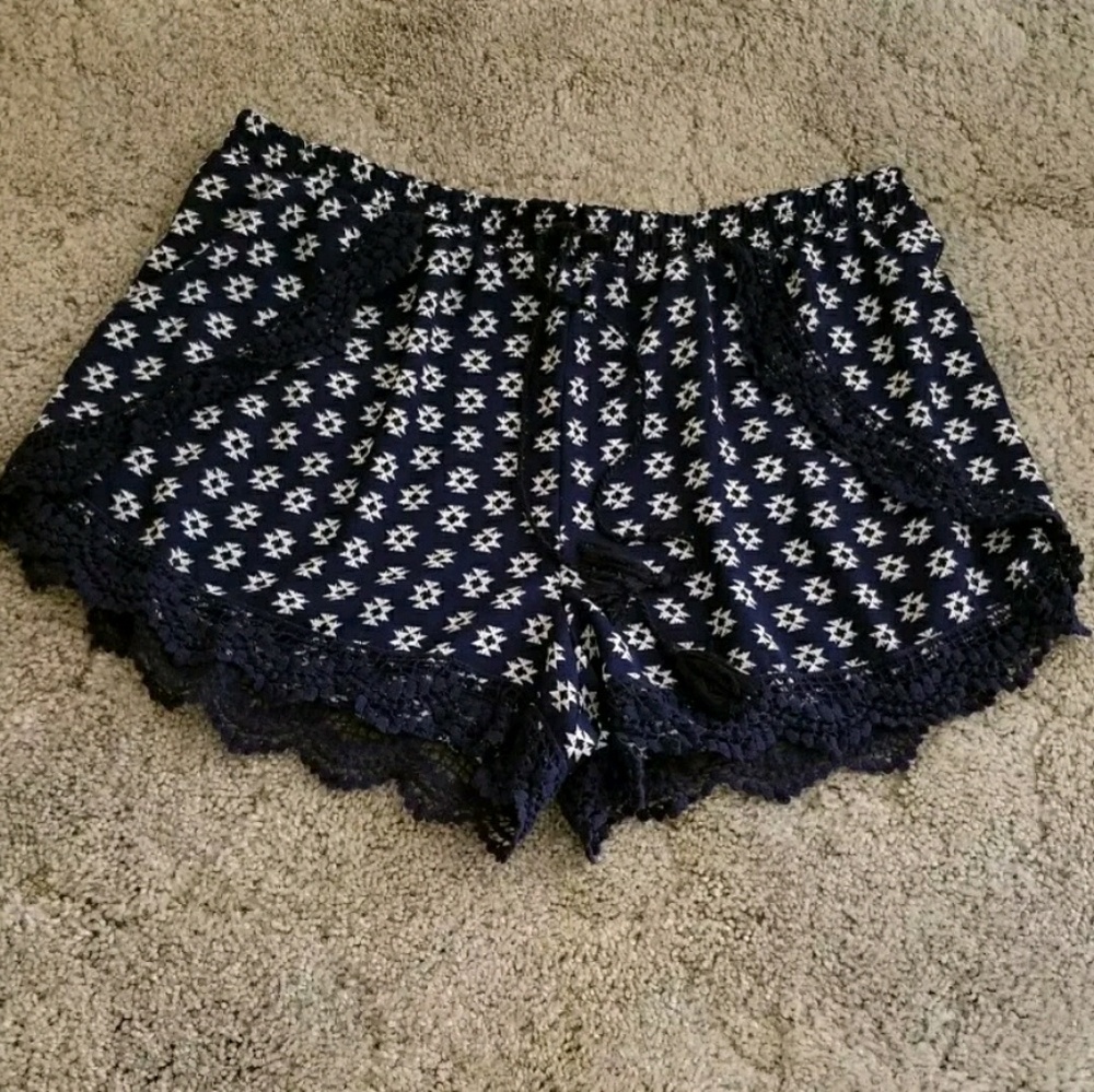 Xl shorts  navy and white color